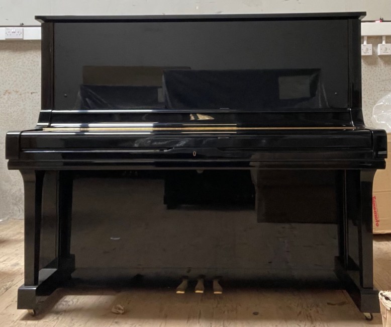 Yamaha U1H